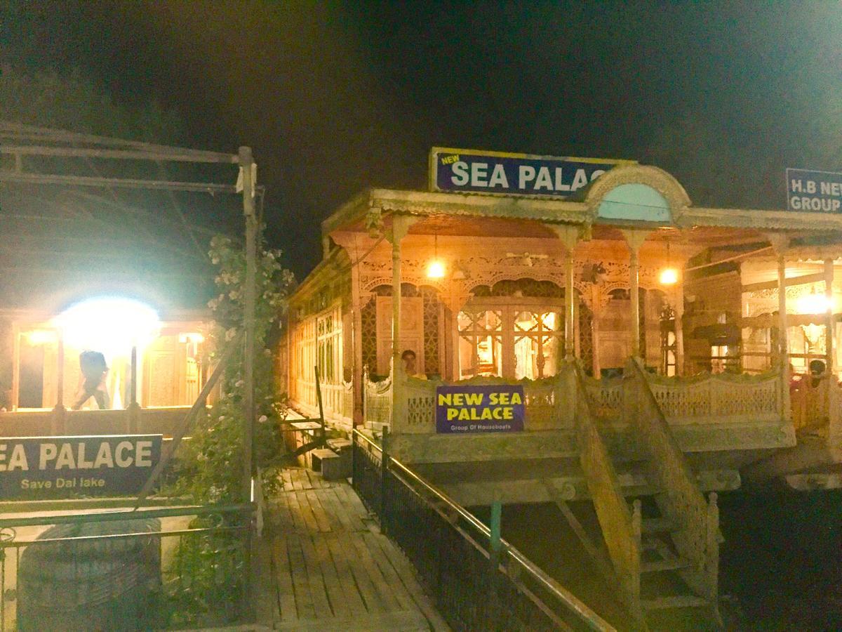New Sea Palace Houseboats Srīnagar Exteriör bild